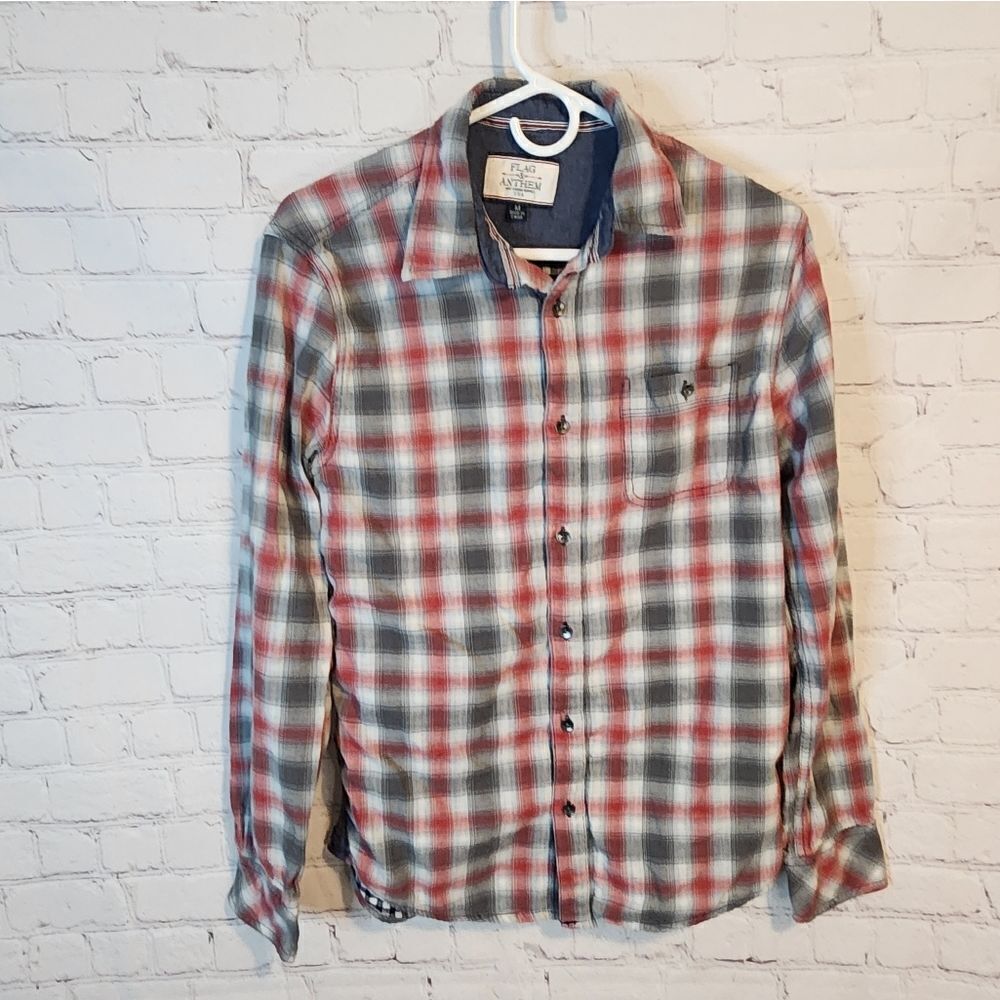Men's Flag & Anthem longsleeve button-down shirt, size Medium